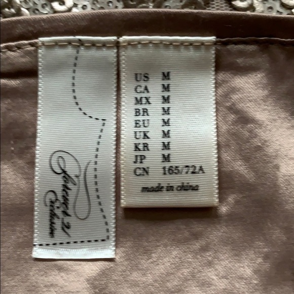 Forever 21 Exclusive sequin mini skirt - Picture 2 of 7